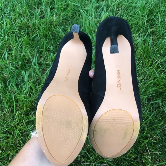 Nine West suede peep toe heels - Picture 2 of 3